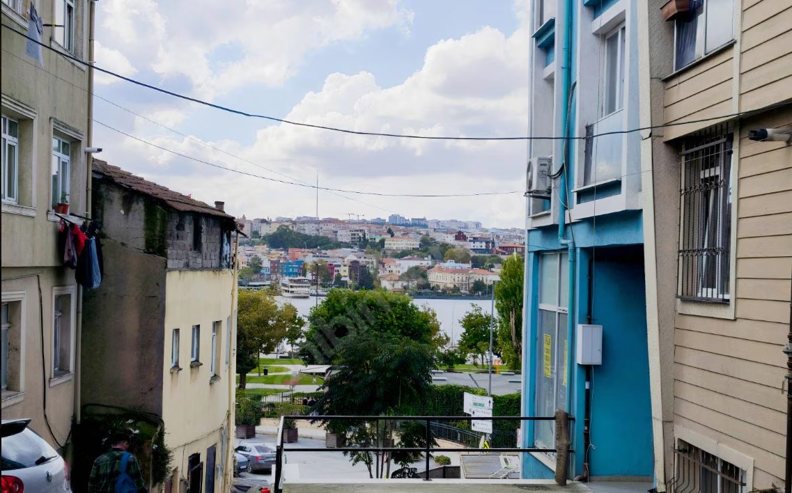 Street leading down to the Golden Horn waterfront